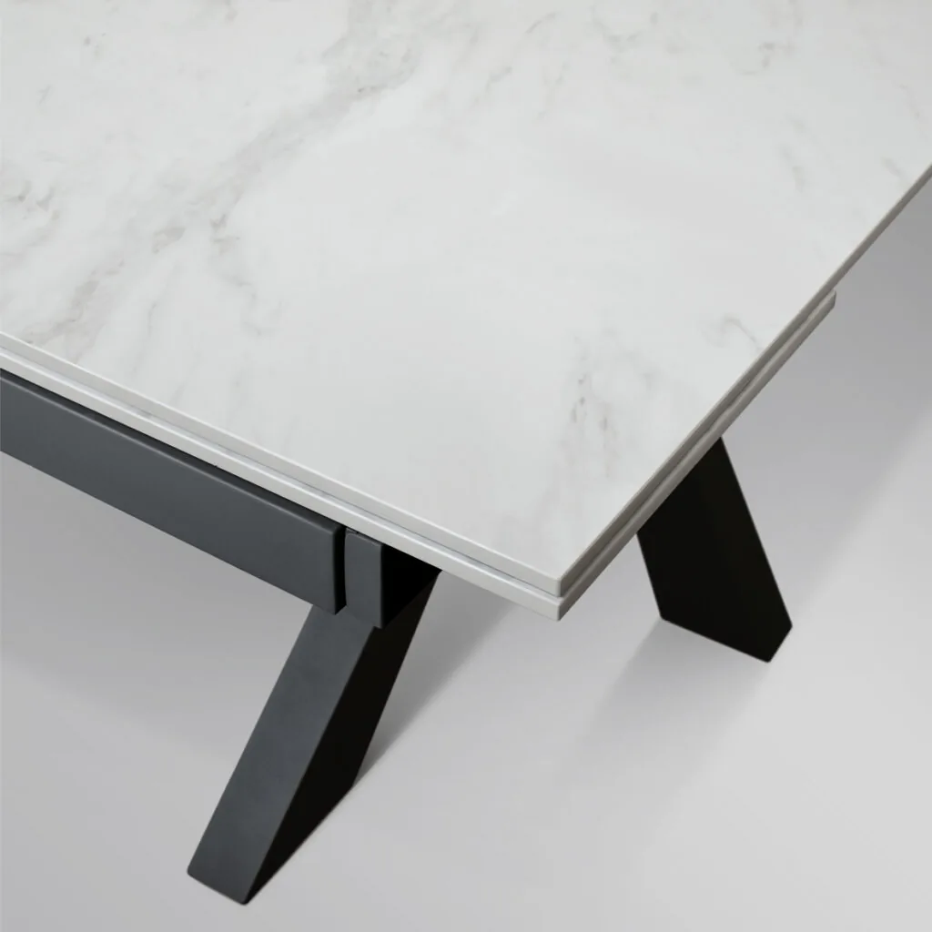 Tavolo Allungabile Luciano in Ceramica Bianco Statuario Lucido, Gambe Antracite (foto 5 di 5)