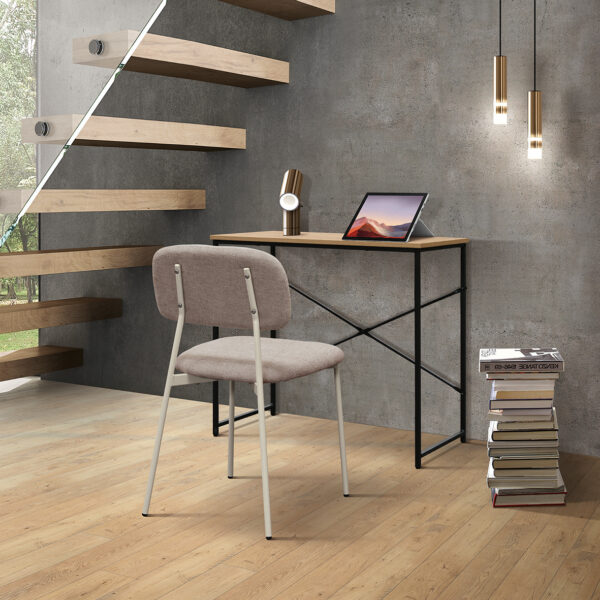 Scrittoio Fisso in Laminato Effetto Rovere Rustico con Gambe Nere