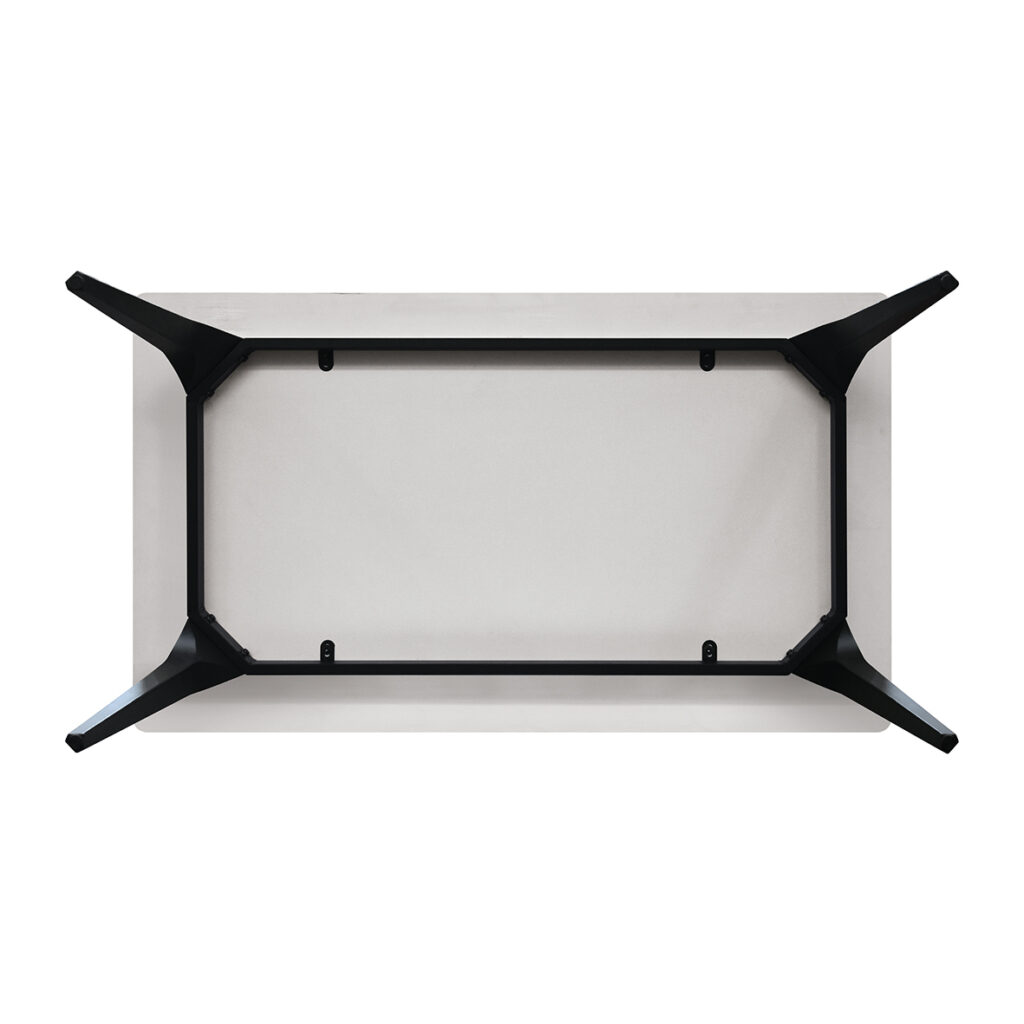 Vista laterale del tavolo in ceramica bianco statuario con gambe curve nere
