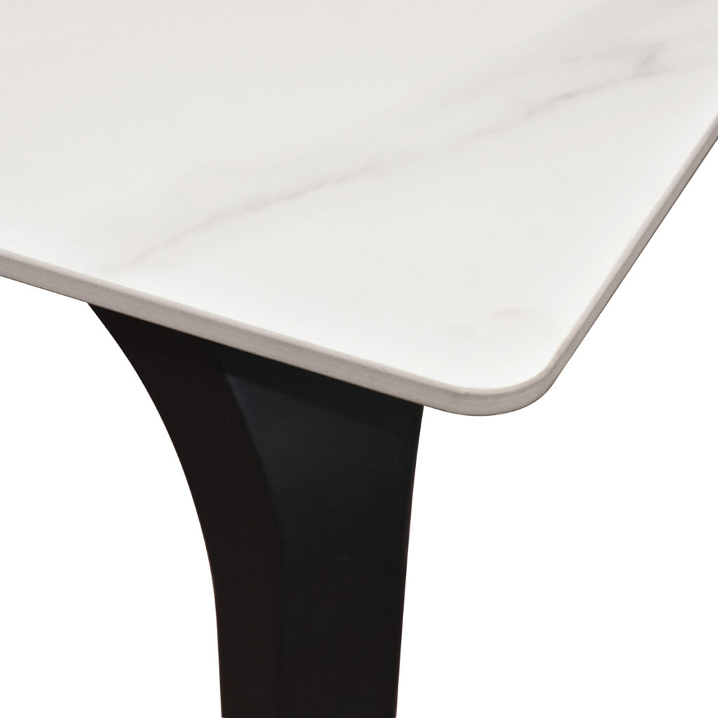 Superficie in ceramica effetto marmo che resiste a graffi e calore