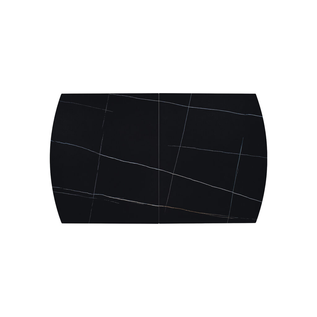 Angolo del piano in ceramica effetto marmo con gamba in metallo nero