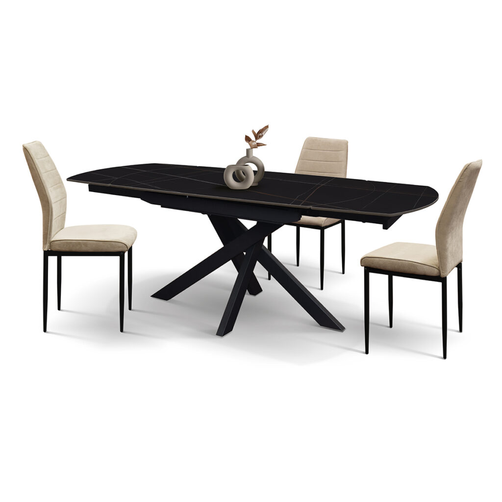 Tavolo allungabile ovale in ceramica da 140 a 200 cm in una sala da pranzo
