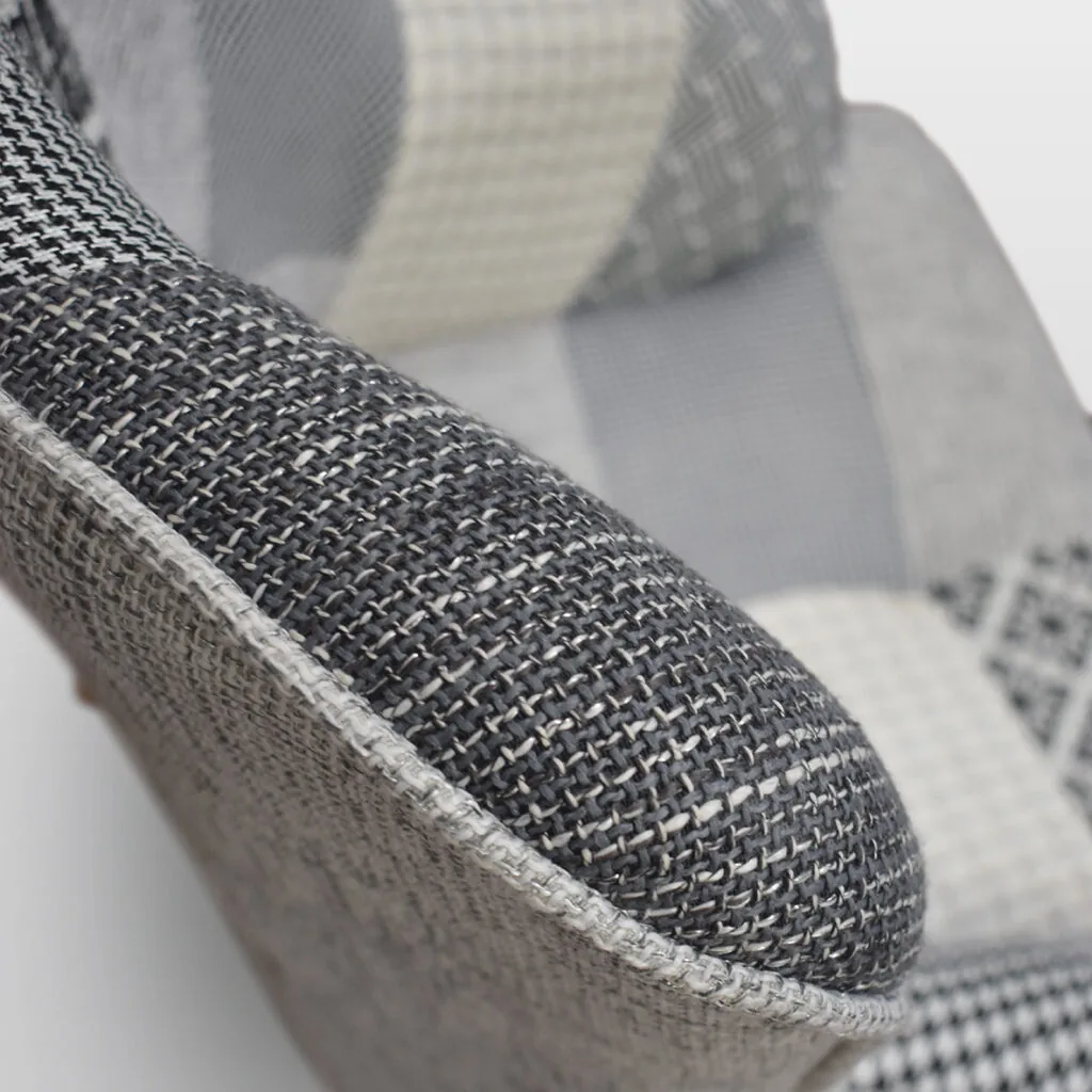Poltrona Ludovica patchwork bianco e nero con poggiapiedi (foto 3 di 4)