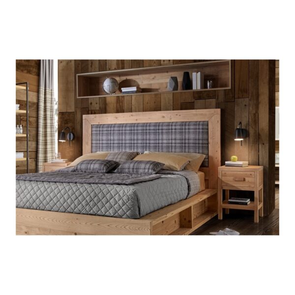 Testata per letto matrimoniale in legno massello di abete con finitura lucidata a vista